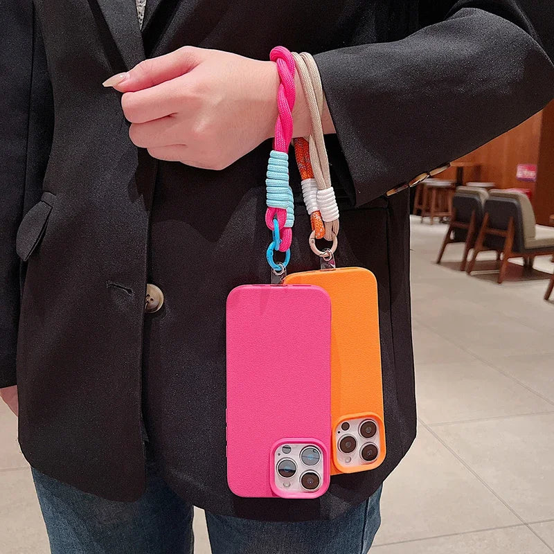 Capa iPhone Colors Pulseira Cordão